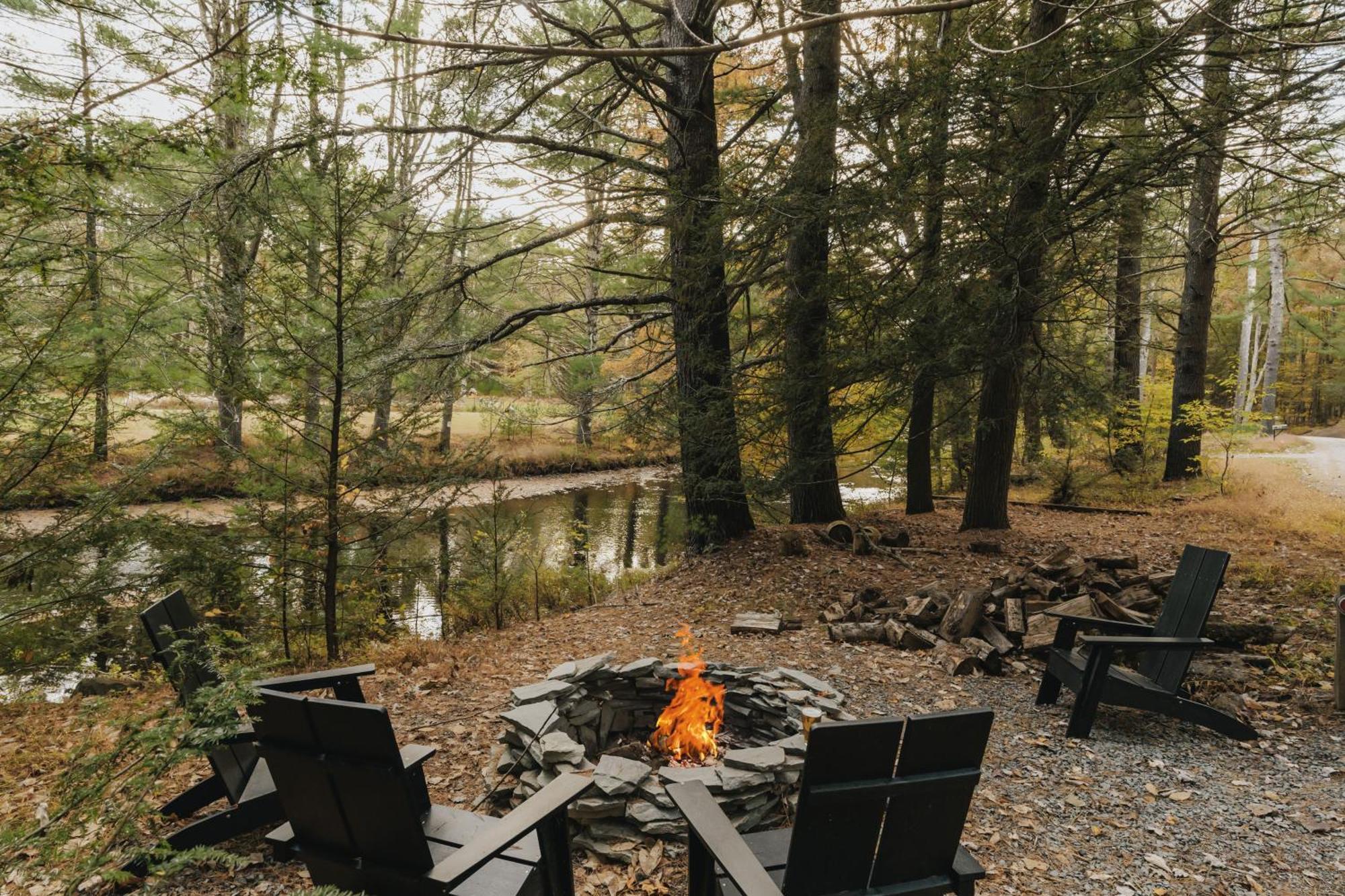 Waterfront With Deck, Grill And Fire Pit * Shohola